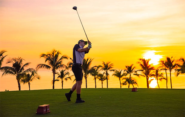 Eschuri Vung Bau Golf Tee Box